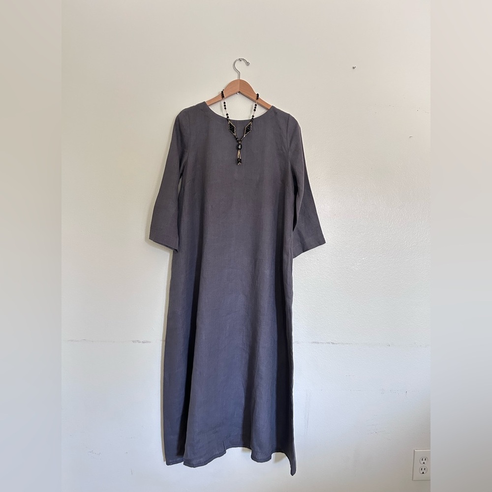 Gray Casual 3/4 sleeve Dress “M” size 100% linen (it doesn’t include necklace)